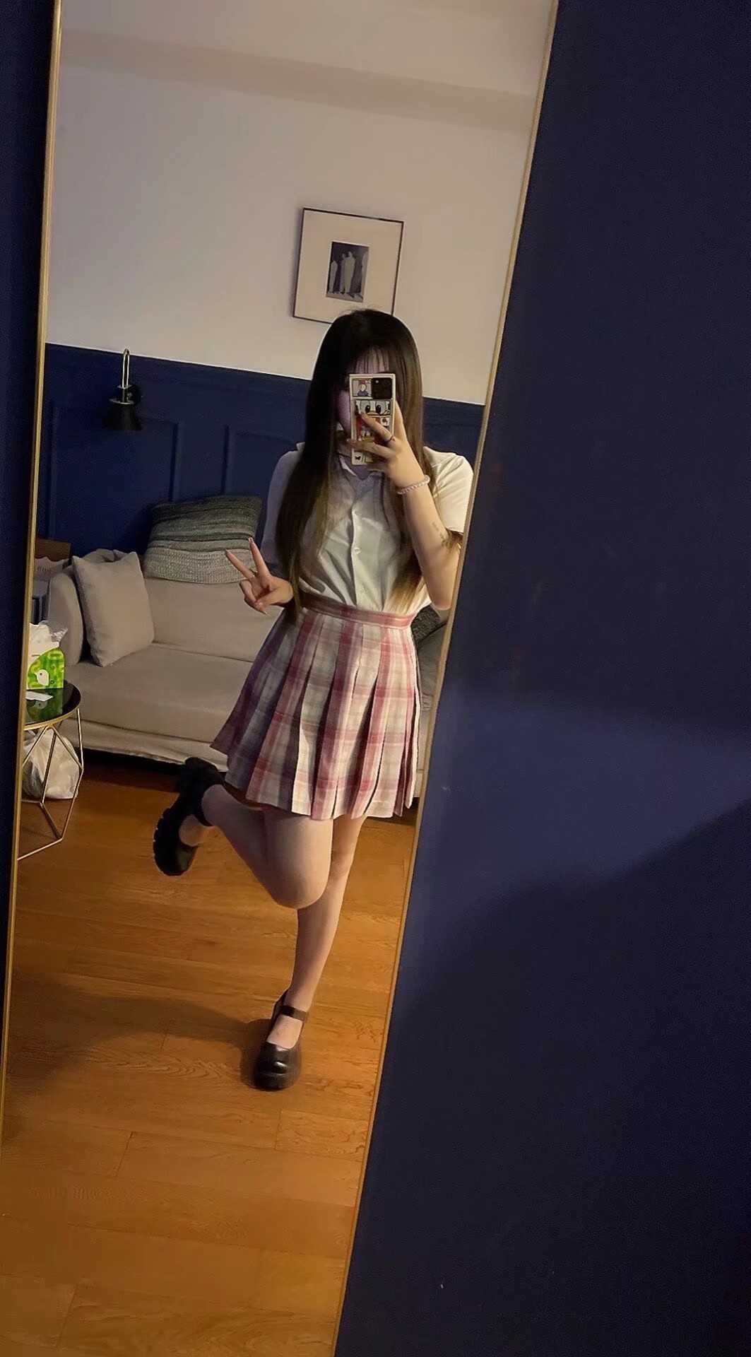 00后微胖大胸嫩妹